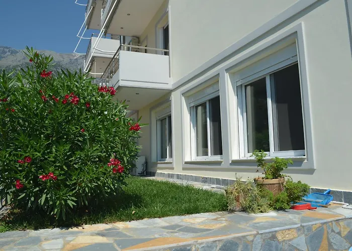 Perivolos Apartments