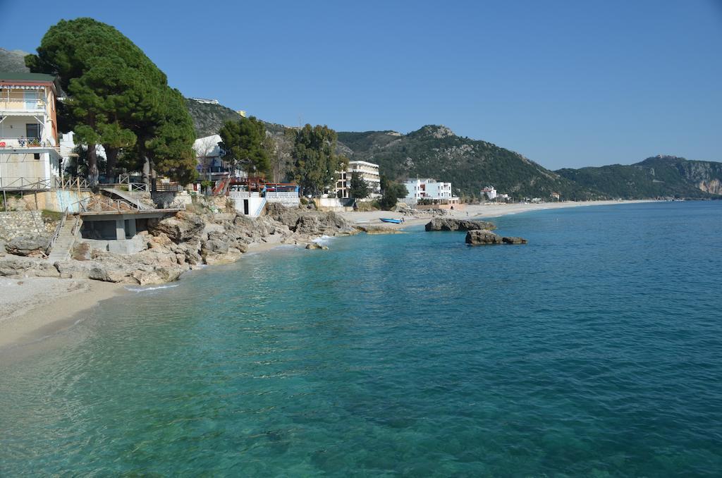 Perivolos Bed & Breakfast