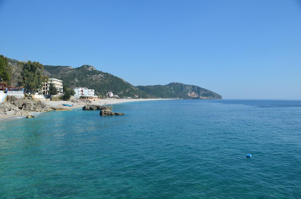 Perivolos Bed & Breakfast *